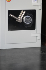 Поръчкова изработка на електронни сейфове Пловдив